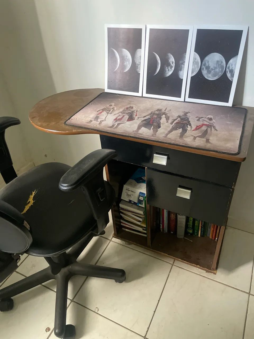 Kit Escritório: Escrivaninha com Gavetas + Cadeira Giratória