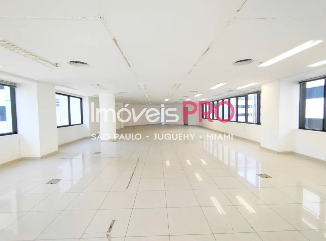 Brooklin, conjunto comercial na Berrini, 223m², 5 vagas