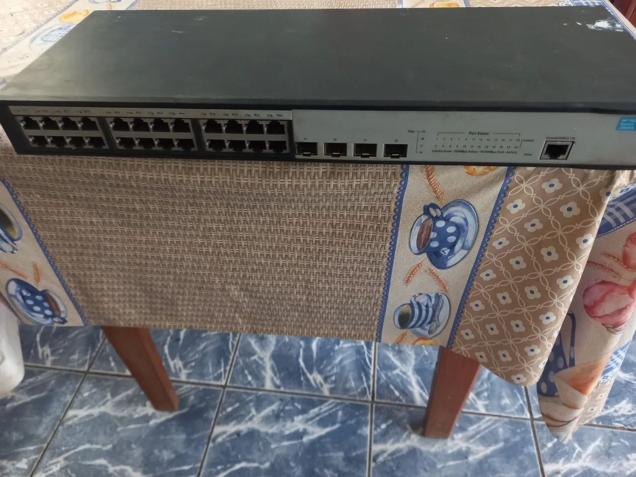 Vendo esse switch 26 portas 2 giga bits da 3com e 1 hp 24 e controlador - Foto 4