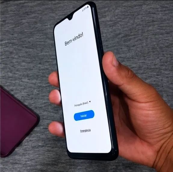 SAMSUNG A20