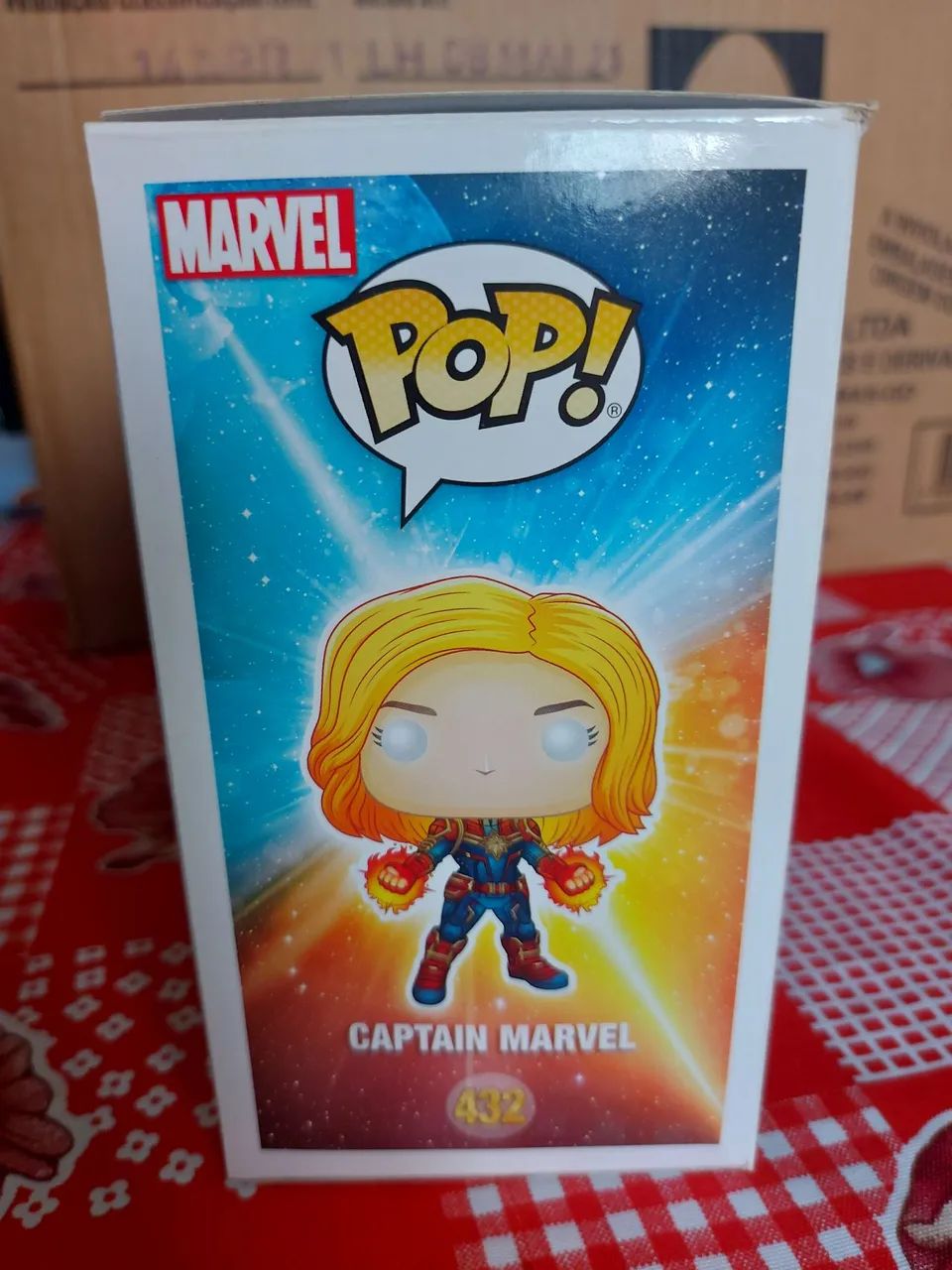 Funko Pop Marvel - Capitã Marvel #432 Glow In The Dark (Exclusivo Walmart) - Foto 4