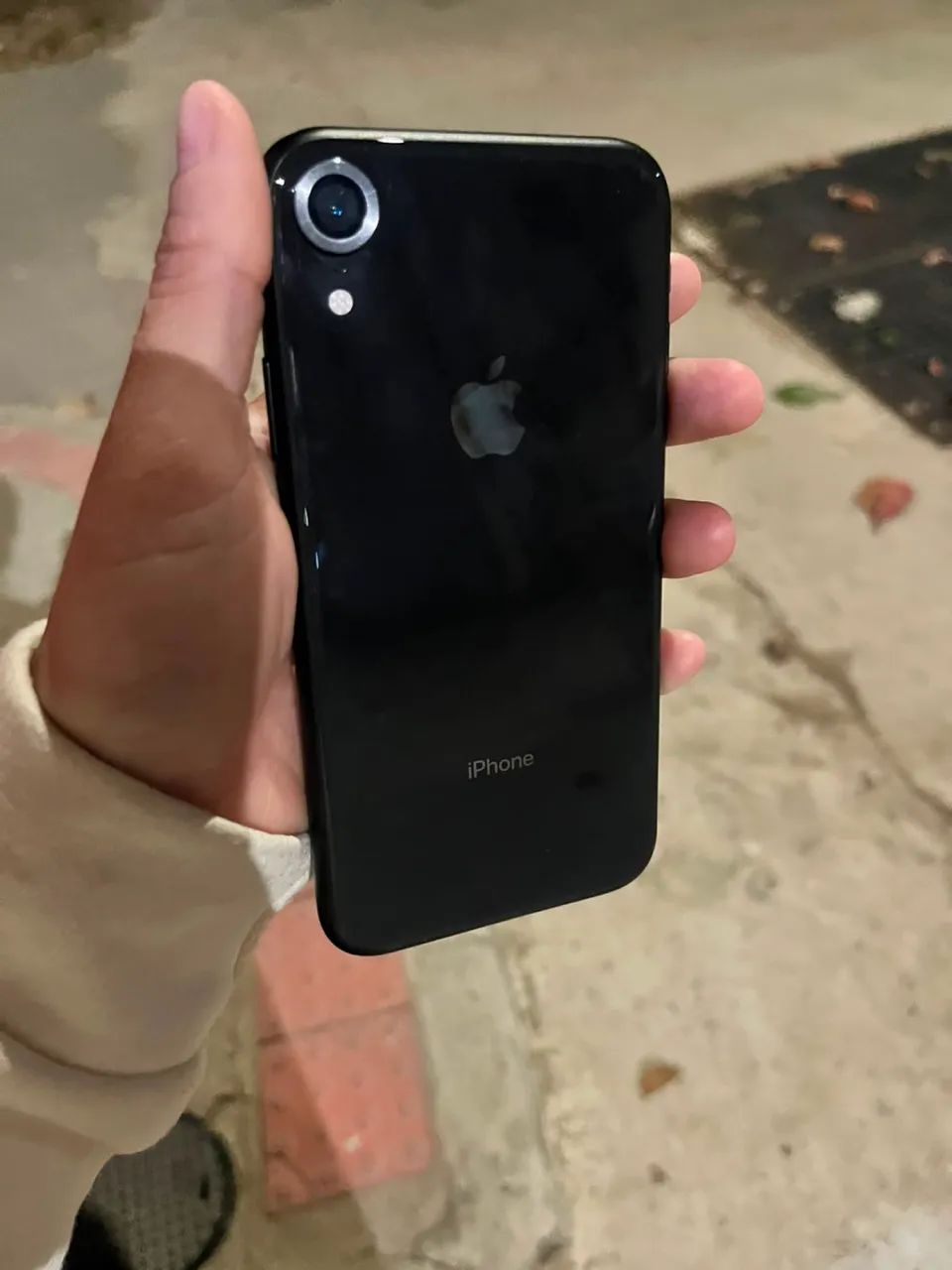 Troco ou vendo iPhone XR em ótimo estado!! - Foto 3