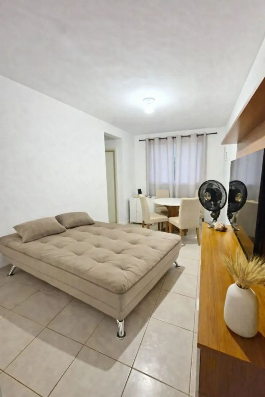 Sofá Cama Retrátil Bege com Pés Cromados - Moderno e Conservado - Foto 2