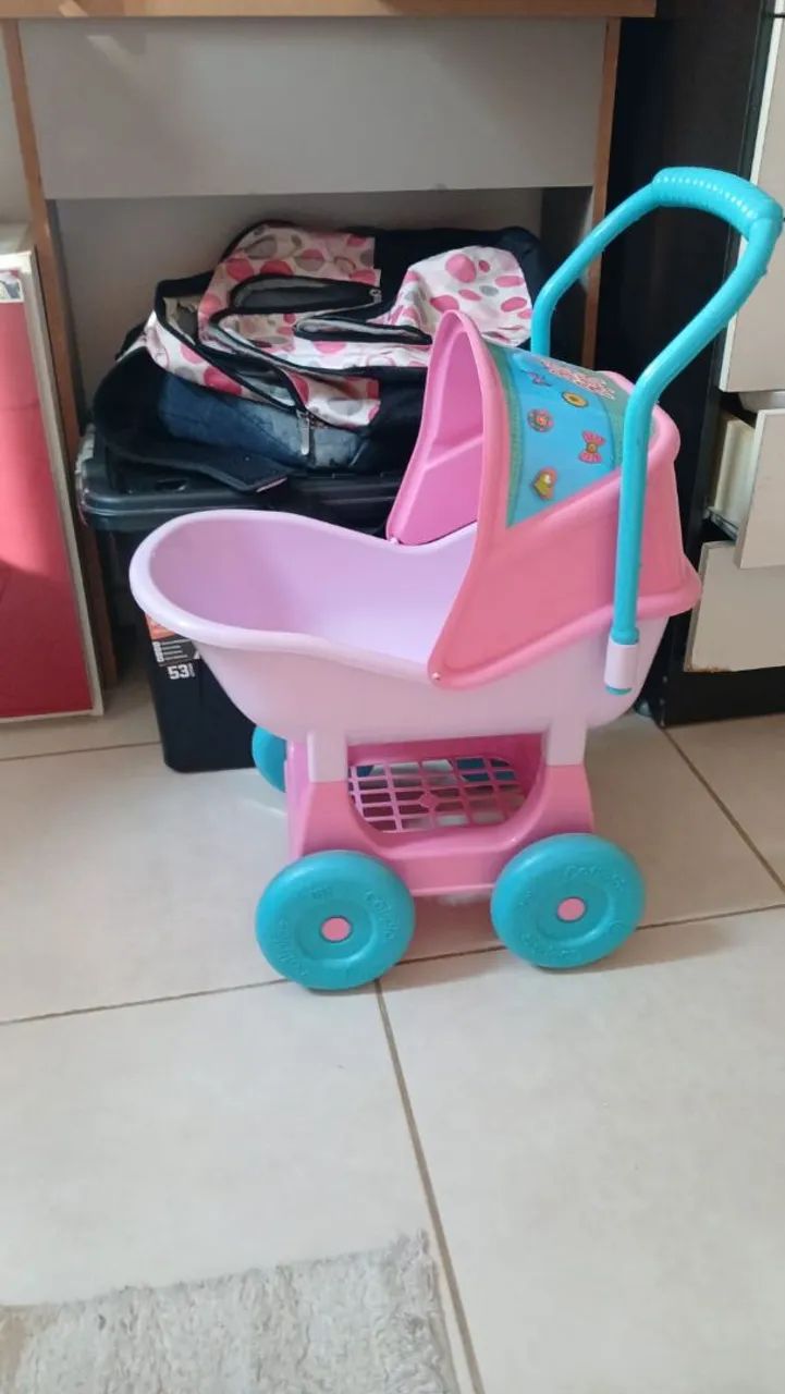 Carrinho de boneca