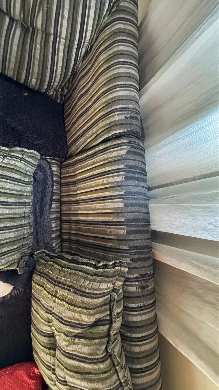 Vendo sofá para reforma  - Foto 4