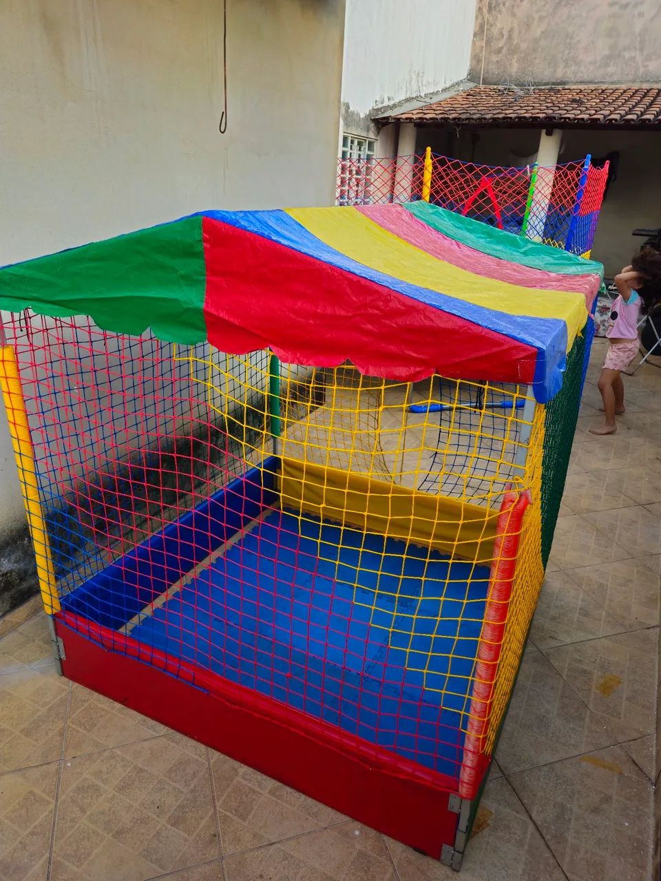 Cama elástica 3,05m e Piscina de bolinhas 2x2 metros - Foto 4