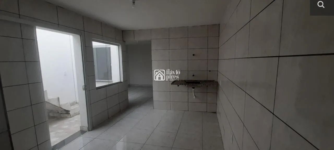 Prédio com 5 Apartamentos de 100m², 2 Coberturas e Loja Comercial no Térreo. - Foto 2
