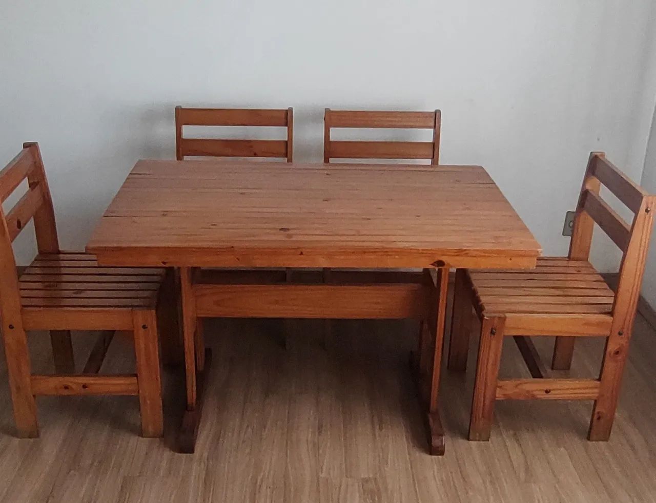 Conjunto de Mesa com 4 Cadeiras - Madeira Maciça  - Foto 2