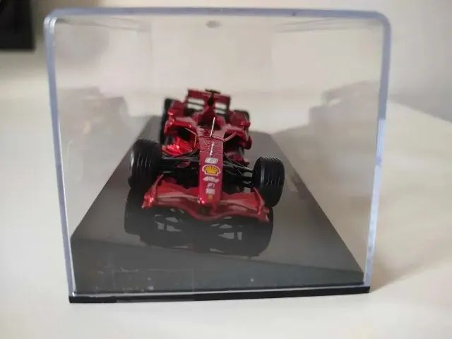 Miniatura Ferrari Collection Oficial F2007 Kimi Räikkönen