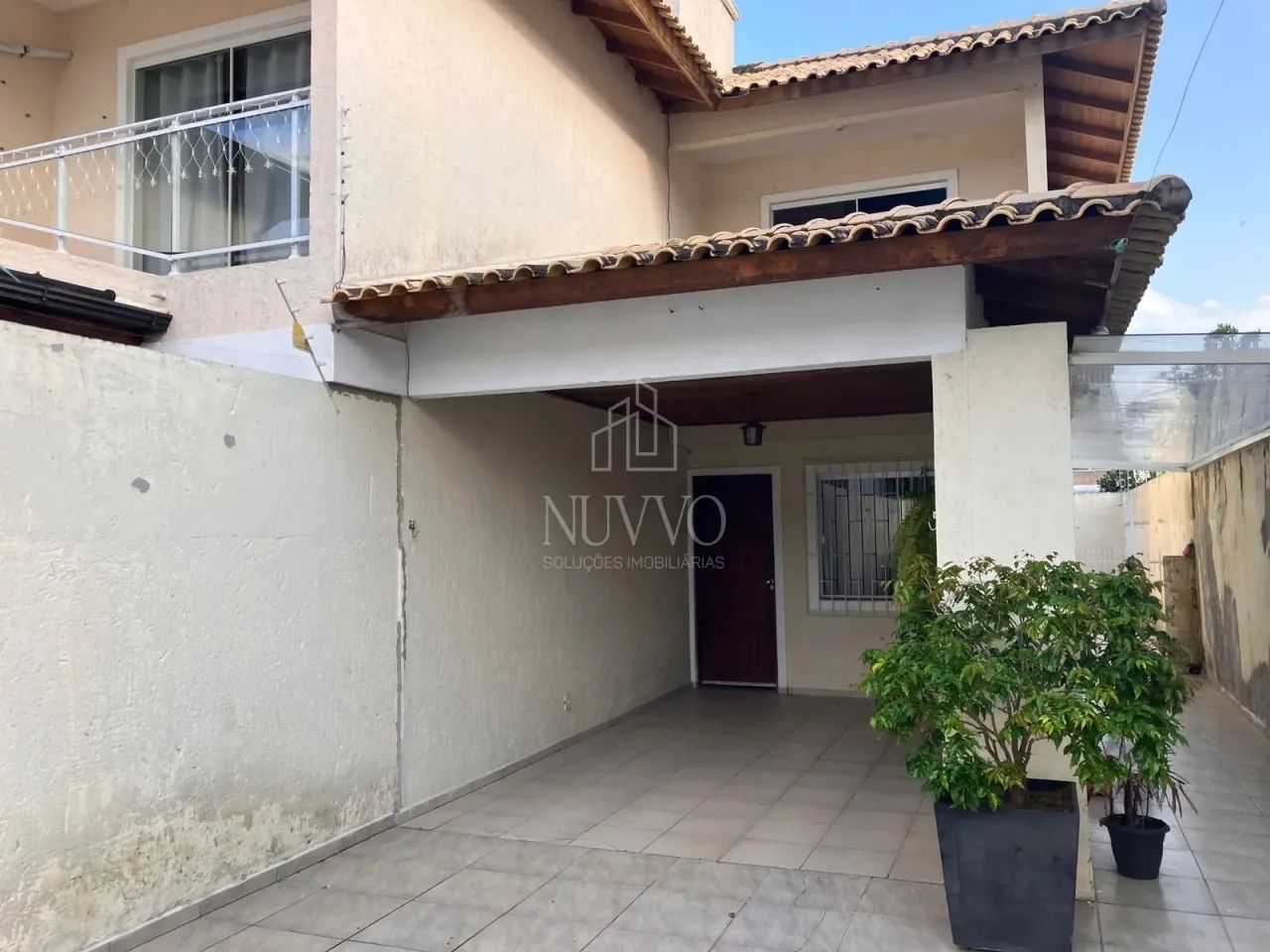 Casa de dois pavimentos com 2 suítes para locação anual - Ingleses - Florianópolis