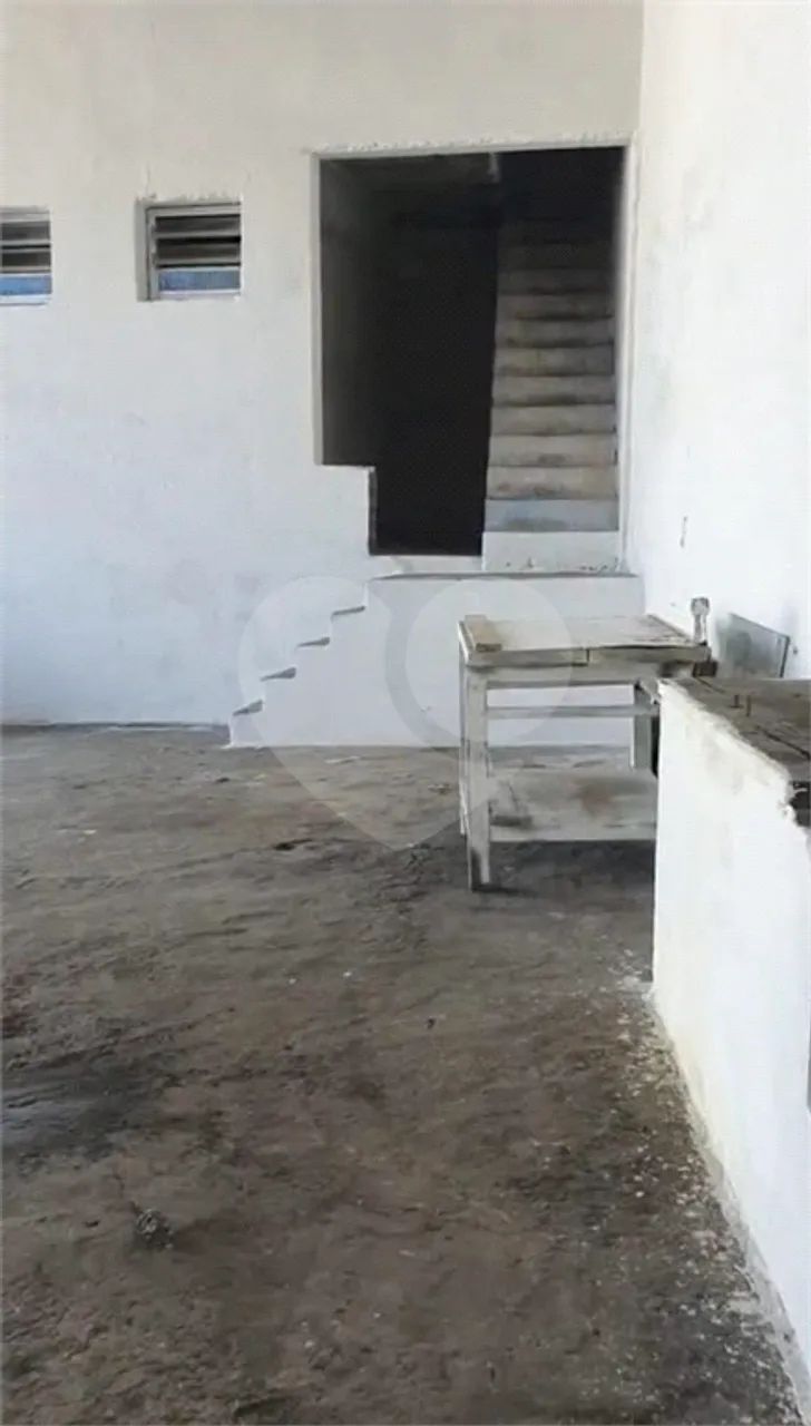 Galpão com 435 m2 na Vila Santa Catarina