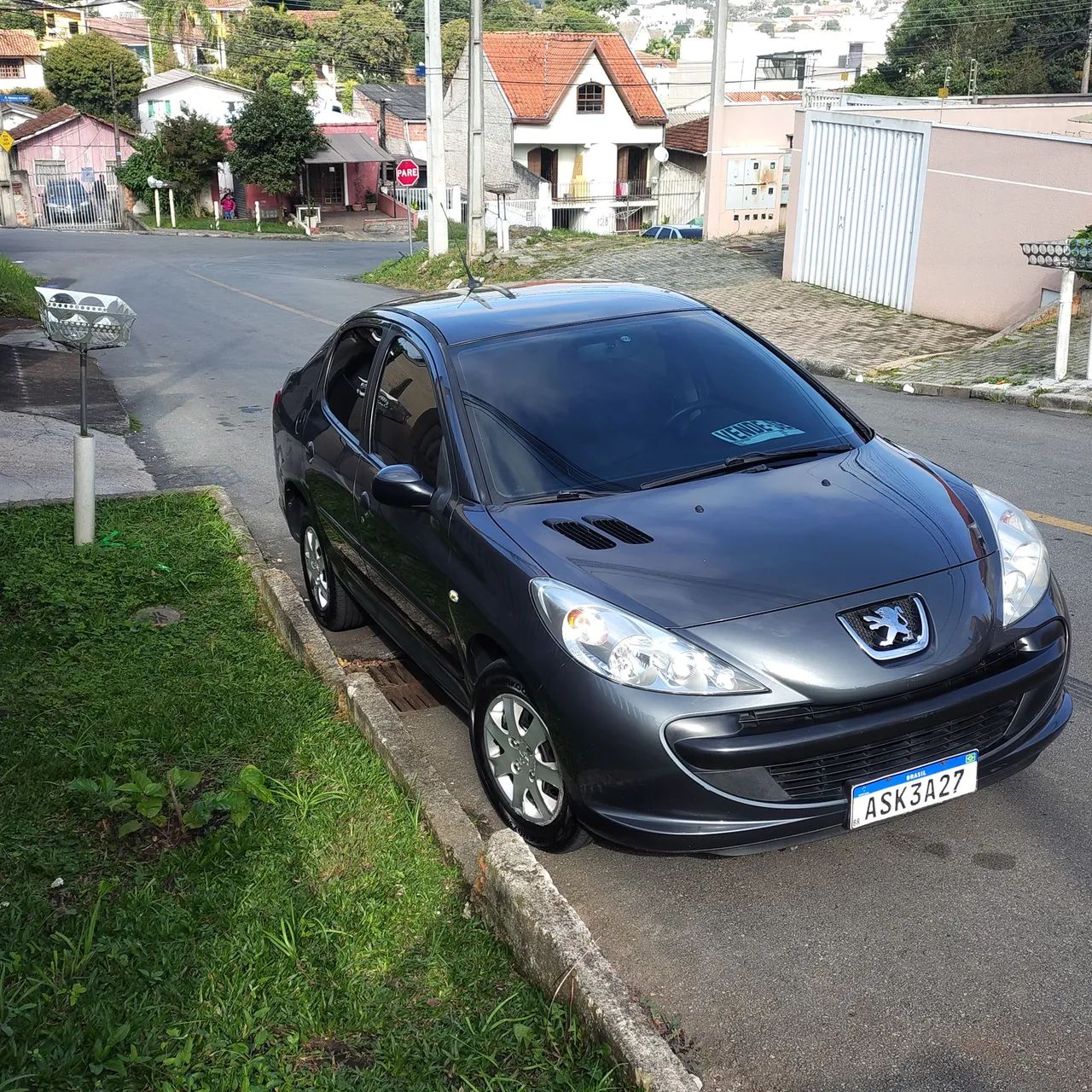 Peugeot 207 Sedan Passion XR 1.4 Flex 8V 4P 2010 - Foto 2