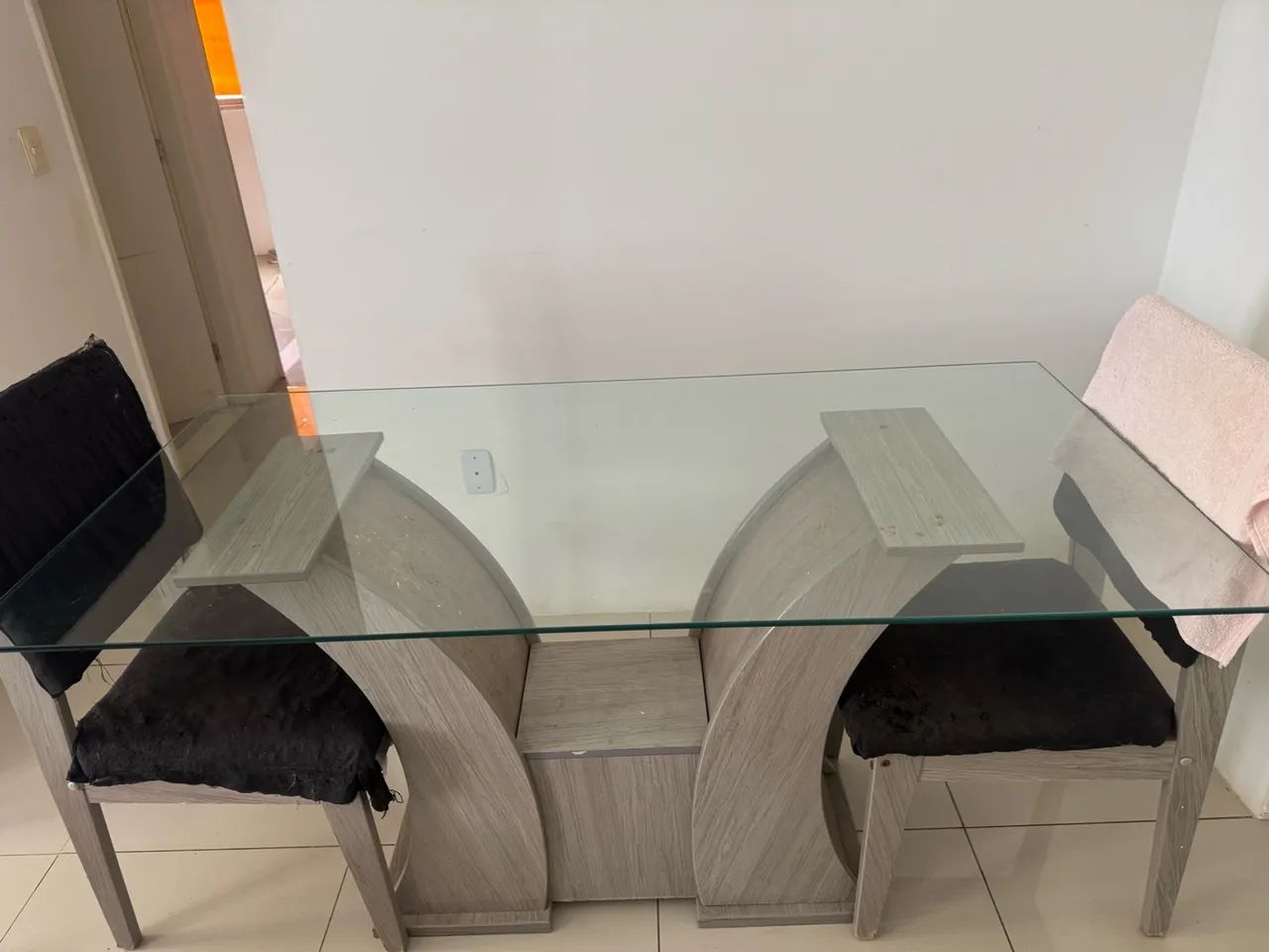 Mesa de vidro 6 cadeiras 