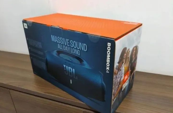 Vende-se uma caixa jbl bambox 4