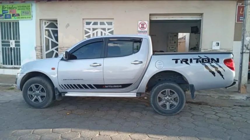 Mitsubishi L200 L200 Triton GLS 3.2 CD TB Int.Diesel Mec 2013