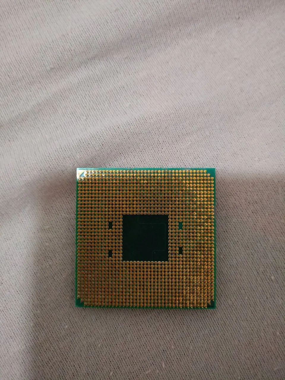Ryzen 3 3200g com Cooler Box usado 
