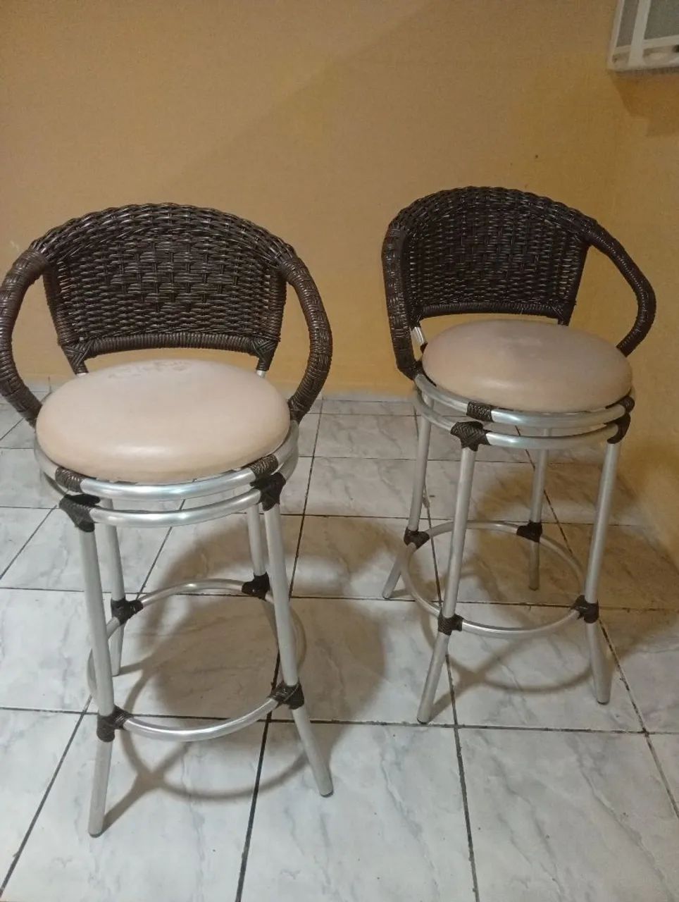 Banquetas sem novas de alumínio  - Foto 3