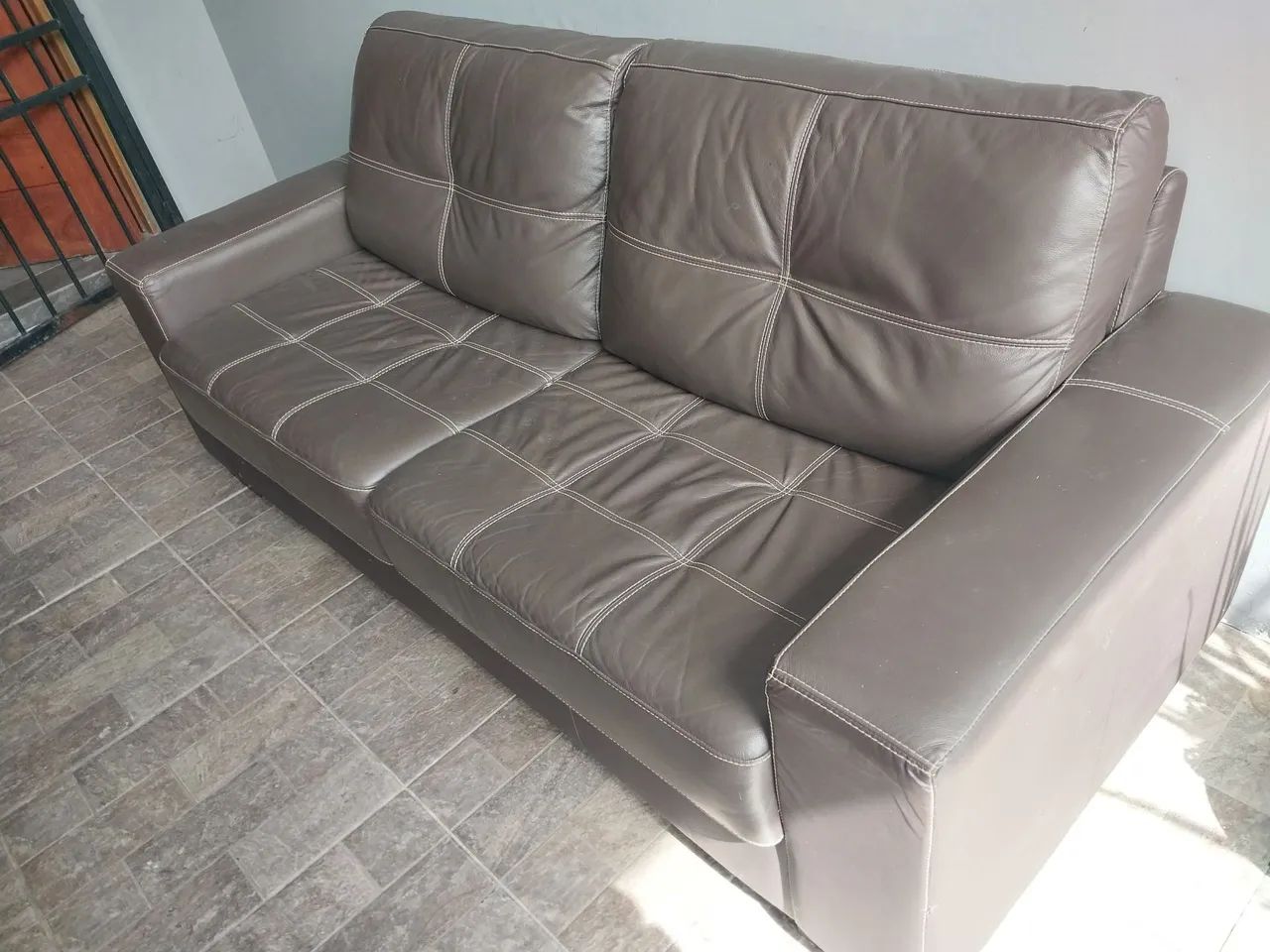 Sofá em couro - Foto 2