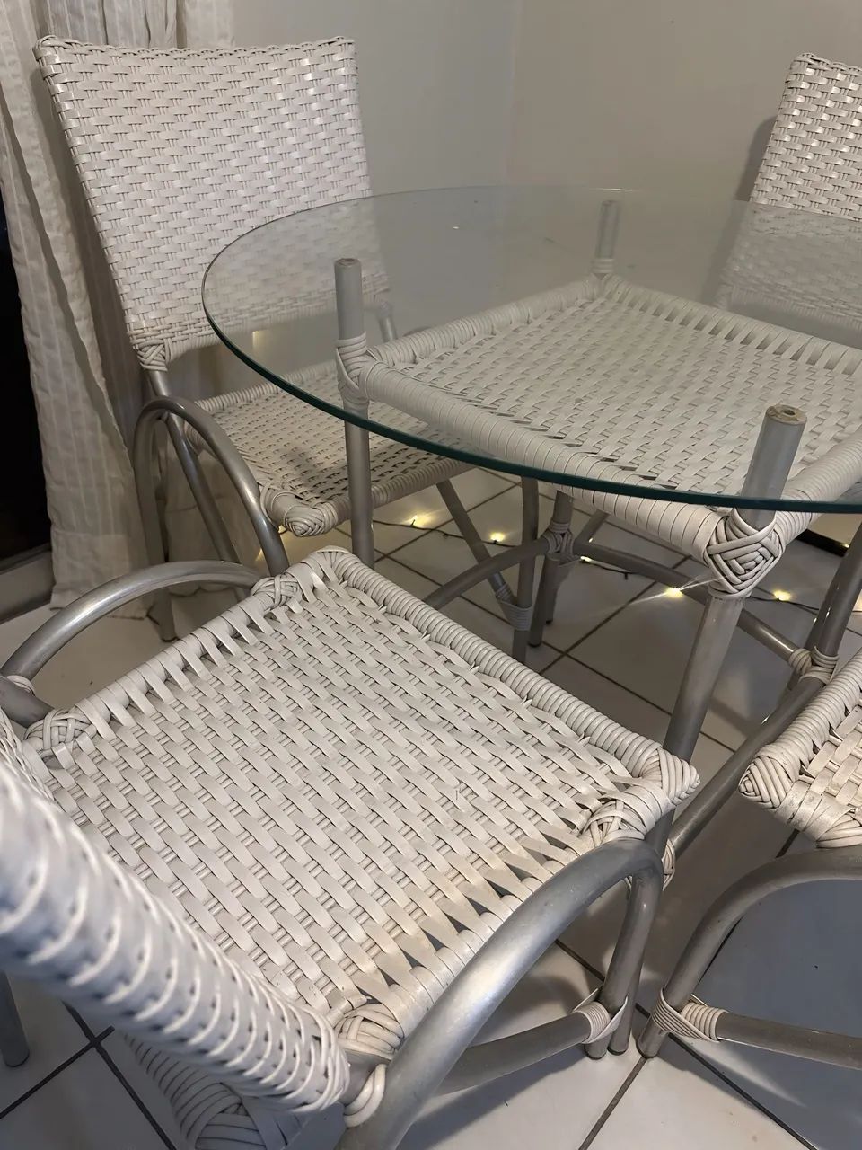 Conjunto de mesa com 4 cadeiras linha premium  - Foto 2