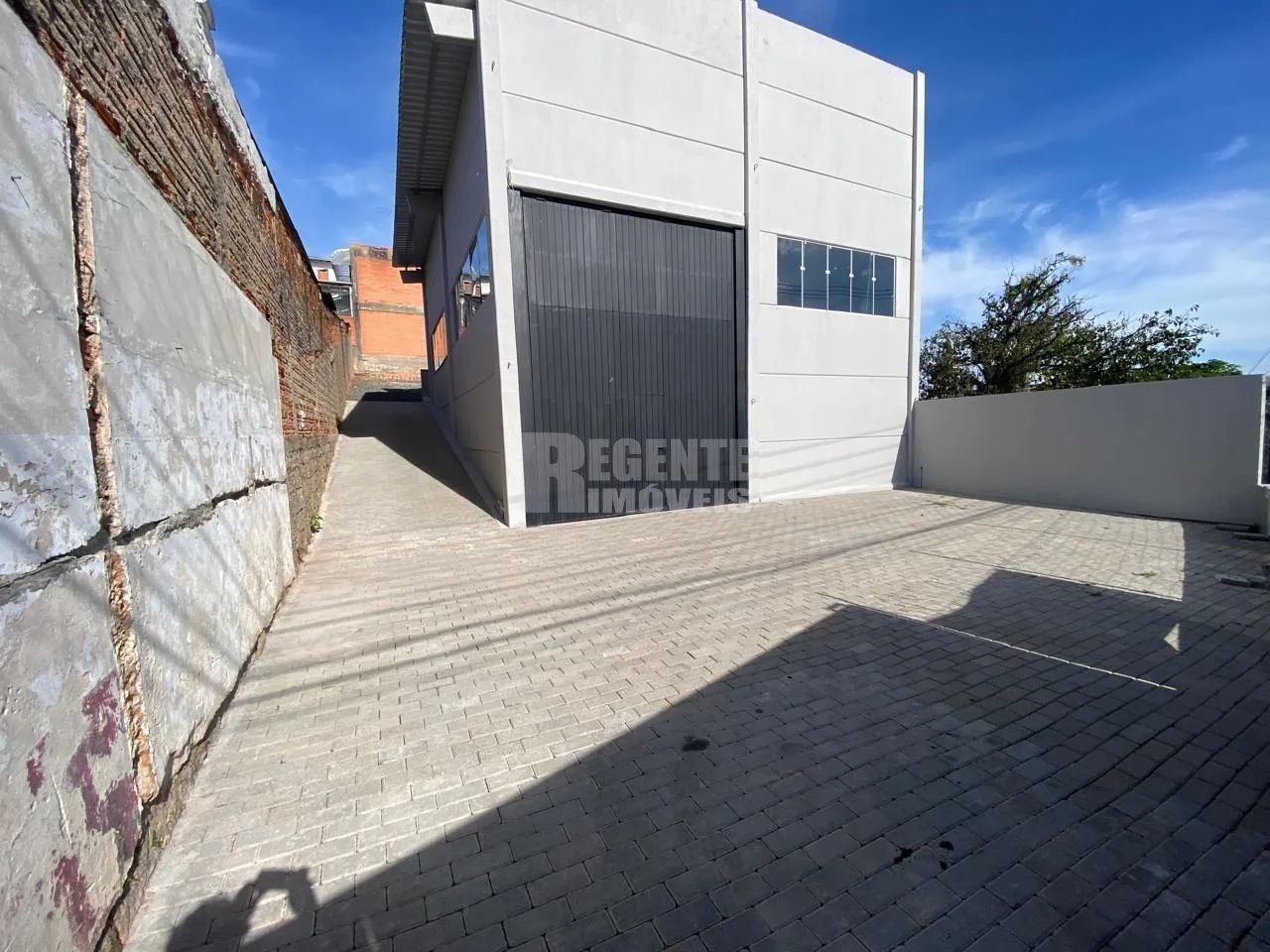 Ótimo galpão para locação no bairro Capoeiras! - Foto 2