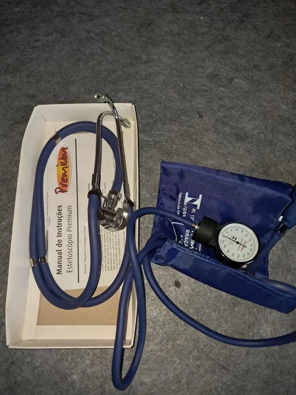 Kit enfermagem estetoscópio e  esfigmomanômetro