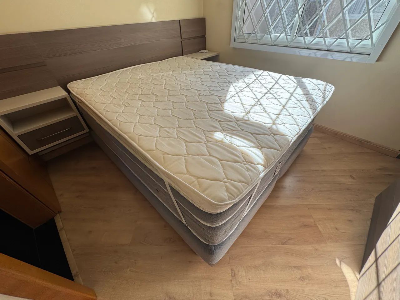 Cama box queen