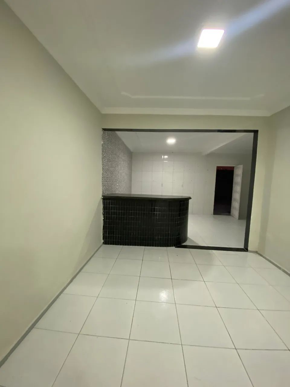 ? Casa para Alugar com 3 Quartos, Suíte, Quintal Grande e Garagem - Foto 3