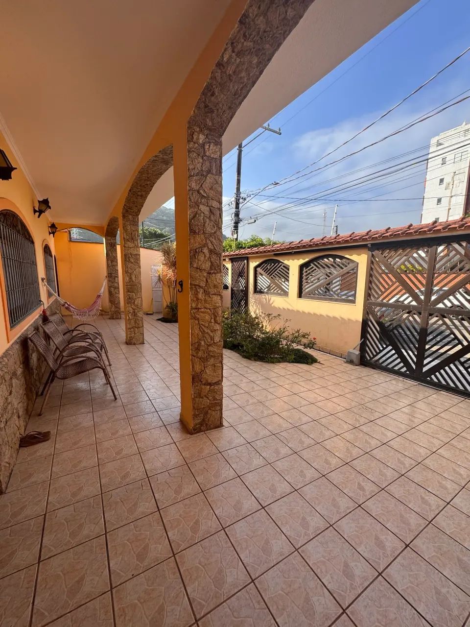 casa no centro de mongagua com edicula nos fundos - Foto 2