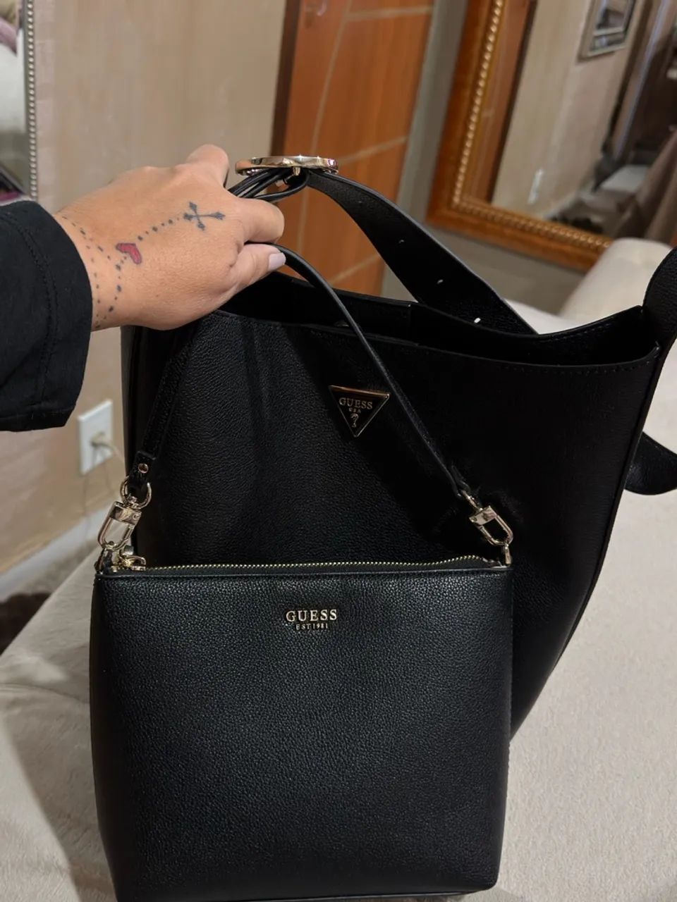 Bolsa Guess baú  - Foto 5