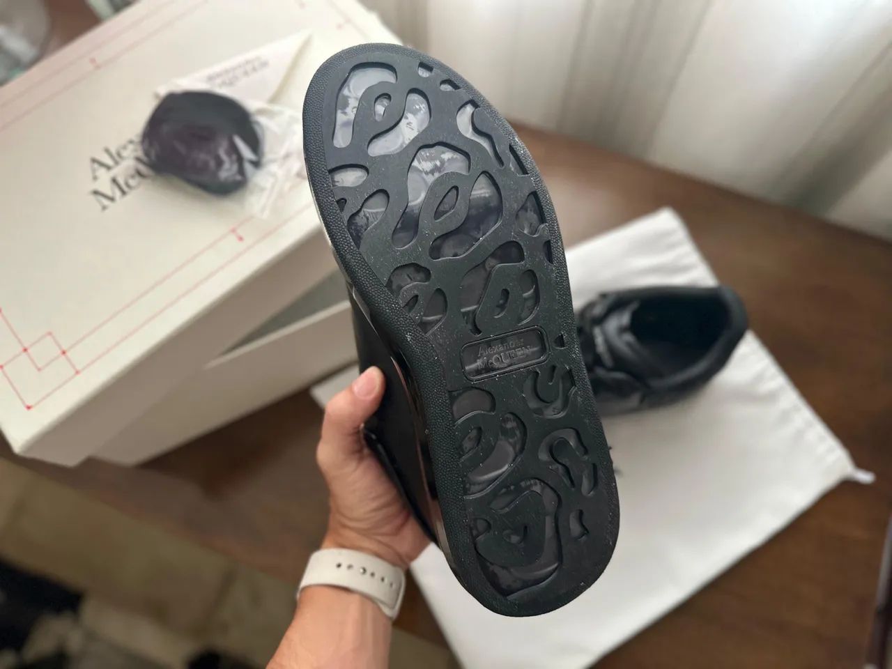 Tênis Alexander McQueen Oversized Triple Black Tamanho 42