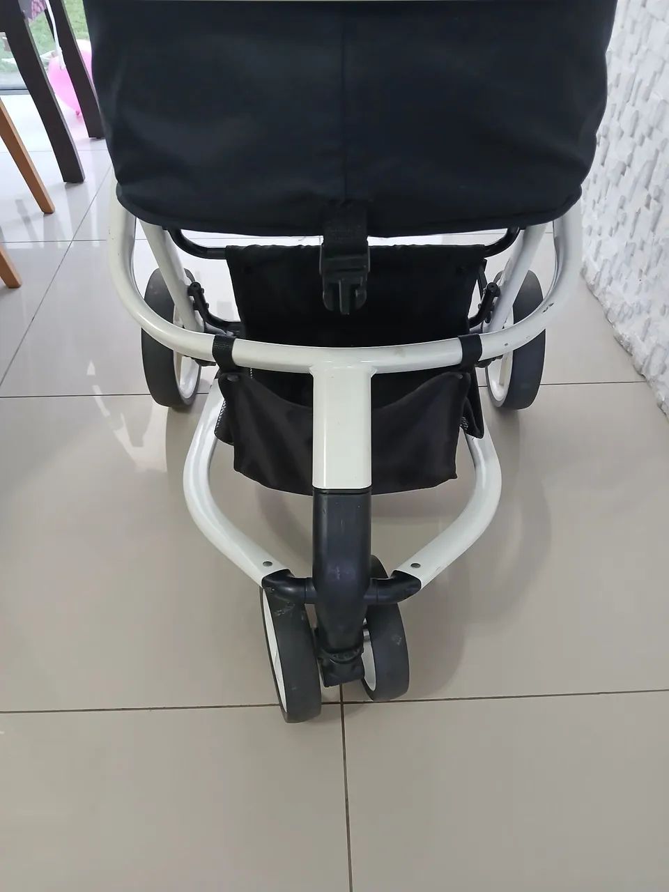 Carrinho de Bebê Moisés Safety 1S Com Bebê Conforto e Base - Foto 2