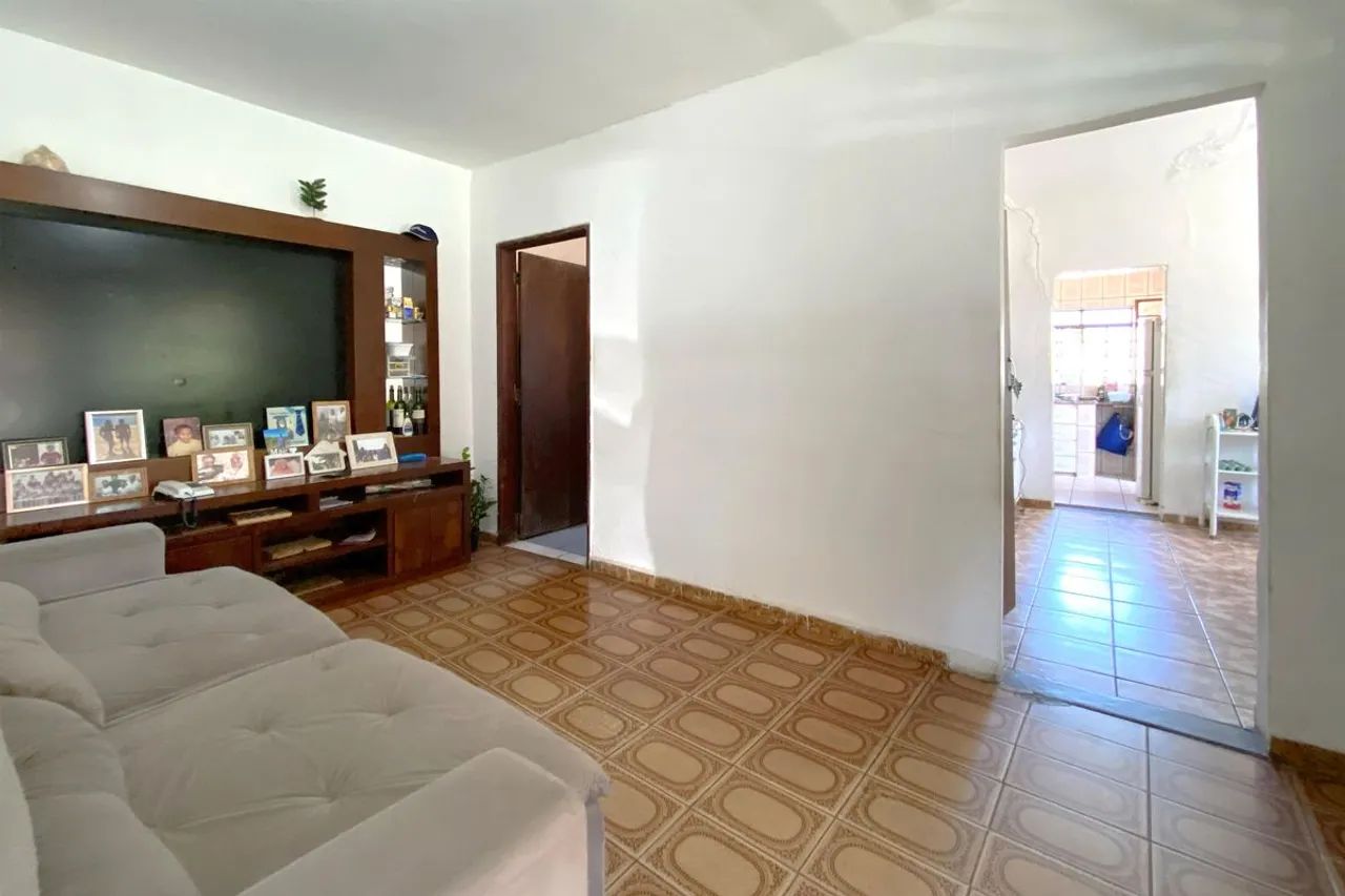 Casa à Venda - Ermelinda, 2 Quartos, 360 m2 - Foto 2