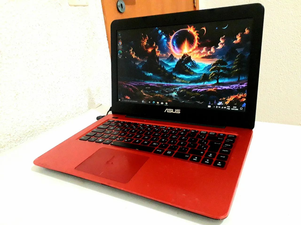 Notebook Asus i3 4005U 1.70GHz, 4GB de RAM DDR3, 500GB de HD e tela de 14 POLEGADAS