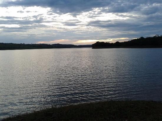 Casa de campo no lago corumba abadiania