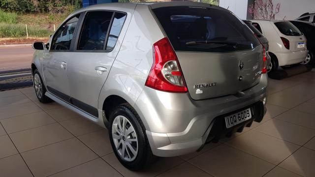RENAULT Sandero Privilege 1.6 - Foto 3