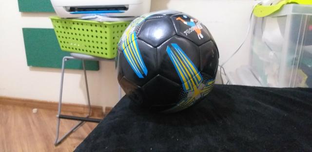 Bola de futbool em lerfeito estado