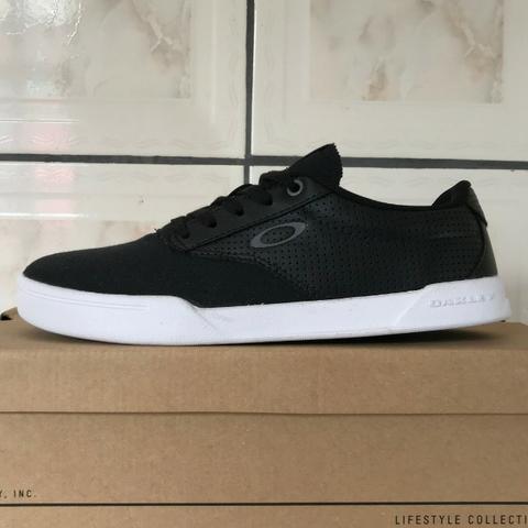 tênis oakley momentum 2