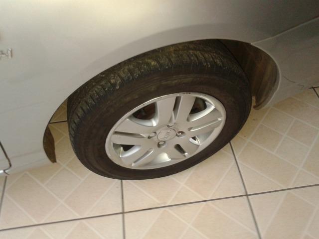 Vendo Toyota Corolla - Foto 3