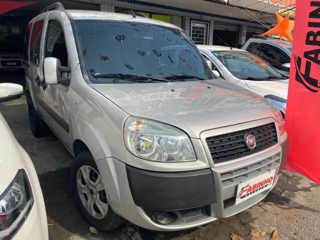 Doblo Essence 1.8 com GNV 7 Lugares