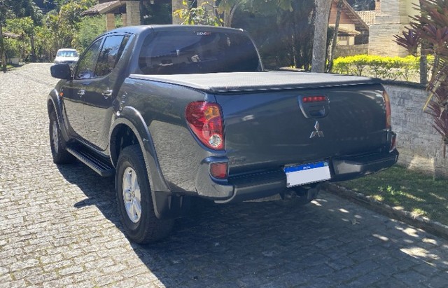 MITSUBISH L200 TRITON EM BOM ESTADO