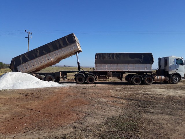 VOLVO FH 460 6X4 COM BICASAMBA 8 EIXO