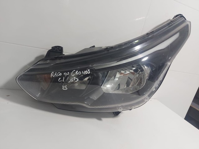 Farol lado esquerdo do argo ou do cronos c LED 