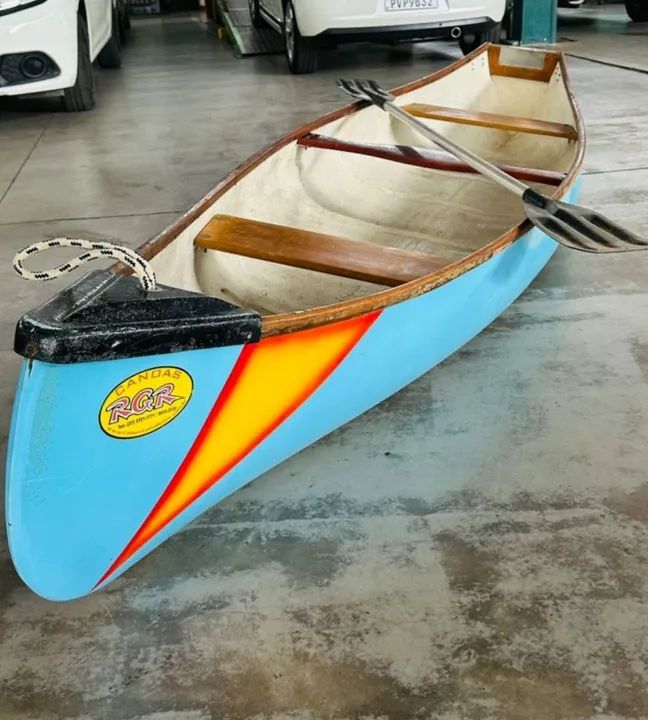 Canoa Canadense em Fibra