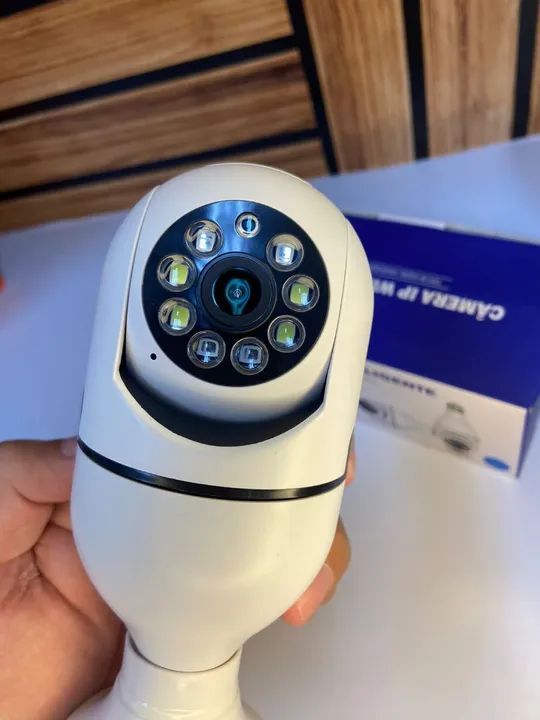 Câmera Ip Lâmpada Wifi Full Hd Visão Noturna Yoosee Y8177