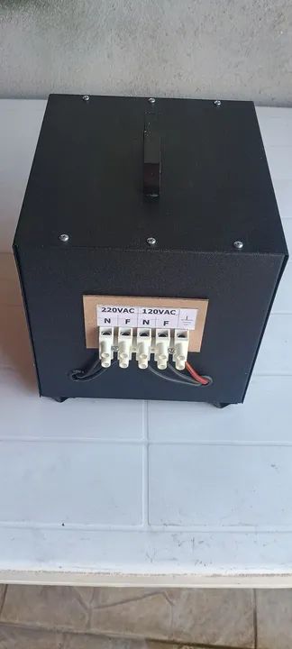 Vendo autotransformador marca LIDER 5000 VA muito forte caixa blindada equipamento novo - Foto 2