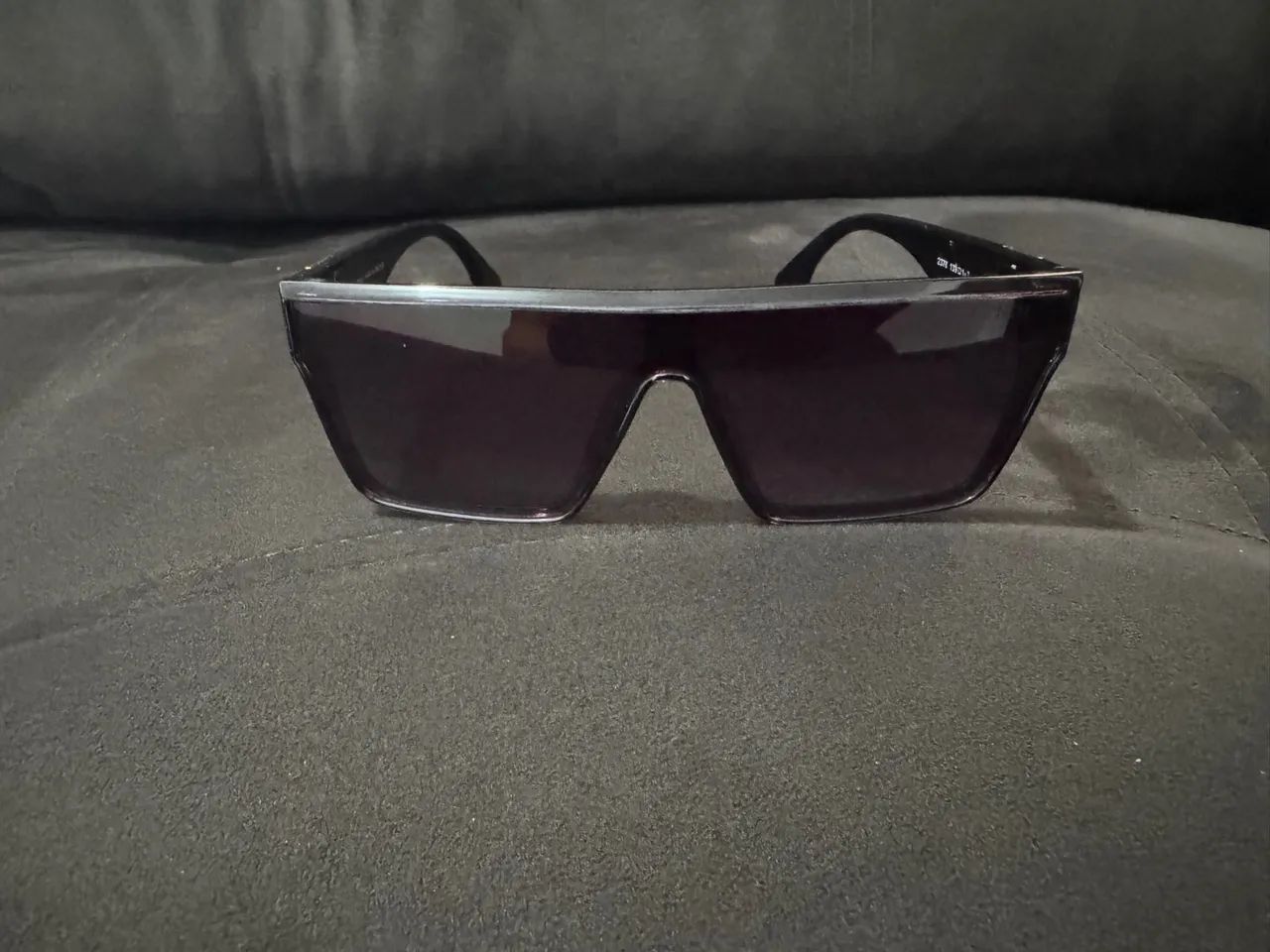 Óculos de sol Fendi grife alto padrão vale 980 250