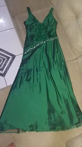 Vestido de festas verde com detalhes em strass. - Foto 3