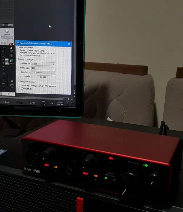Interface de áudio Focusrite 2i2 - Foto 5