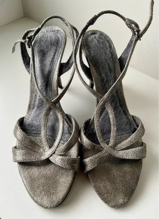 Sandália prata Ferni