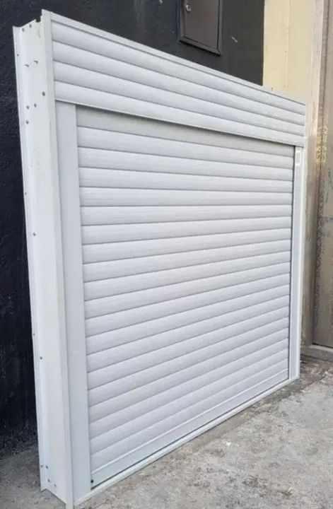 Janela com persiana linha gold 